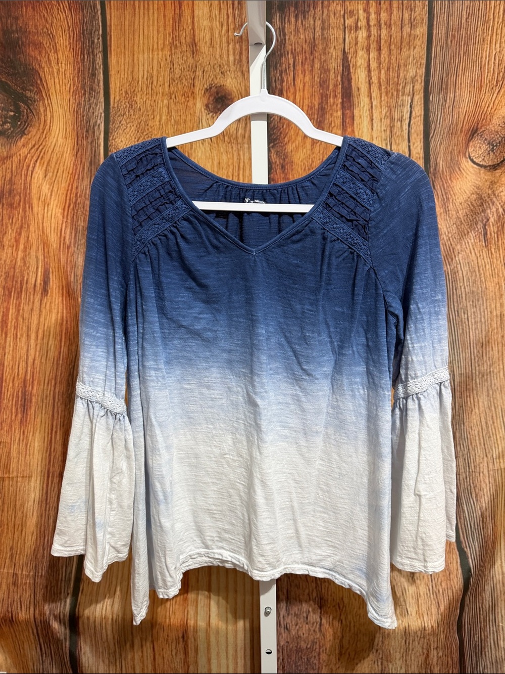 🚨(4/$10) New Directions Bell Sleeve Tie Dye Blouse Size S